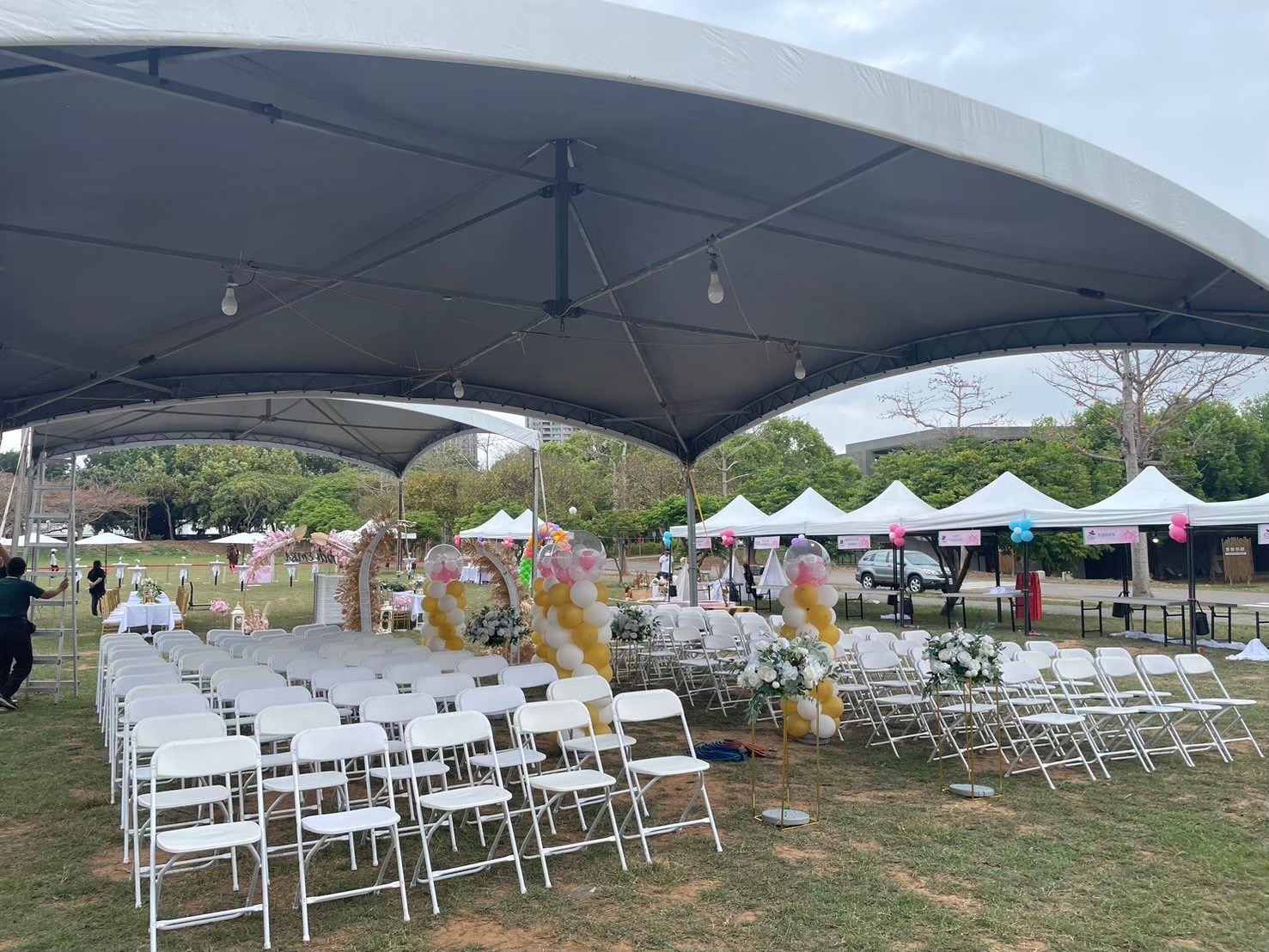婚禮儀式帳篷搭建現場